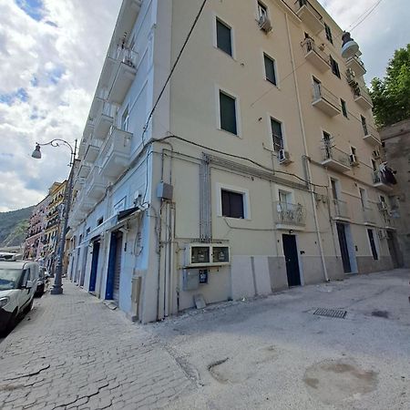 サレルノTi Porto Al Centro Unforgettable Momentsアパートメント エクステリア 写真