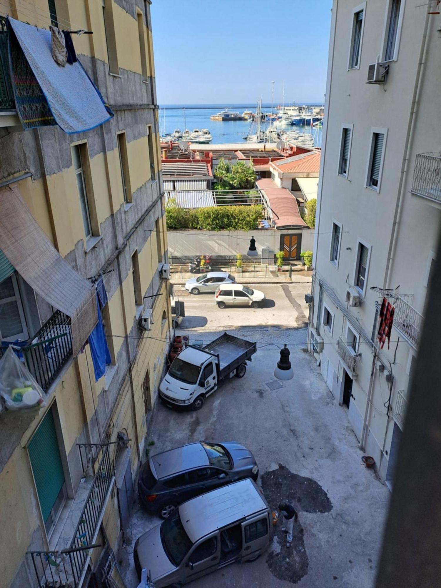 サレルノTi Porto Al Centro Unforgettable Momentsアパートメント エクステリア 写真